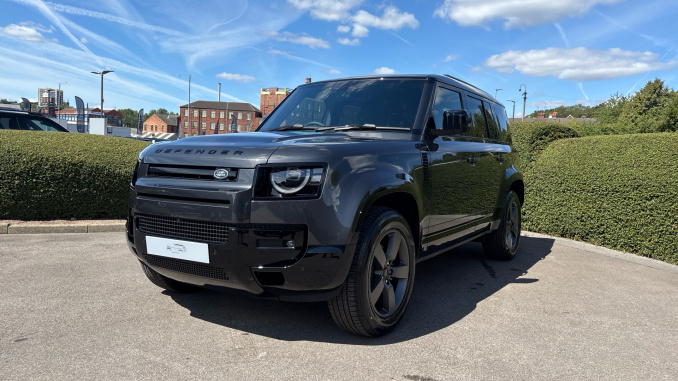 Land Rover Defender 3.0 D250 X-Dynamic SE 110 5dr Auto Diesel Estate - Image 43
